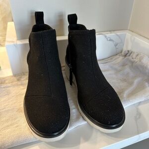 Tom's lug sole boots - black sparkle